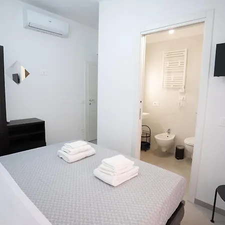 Domus Picena A 100m Dal Mare Vendégház 3*