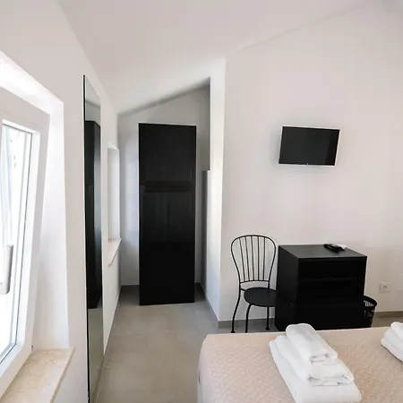 Guest house Domus Picena A 100m Dal Mare