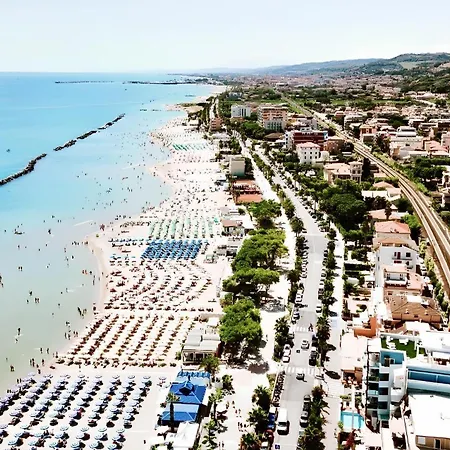 Gasthof Domus Picena A 100m Dal Mare
